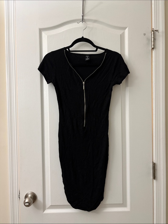 Dresses & Skirts - Black Ribbed Zip-Front Midi Dress